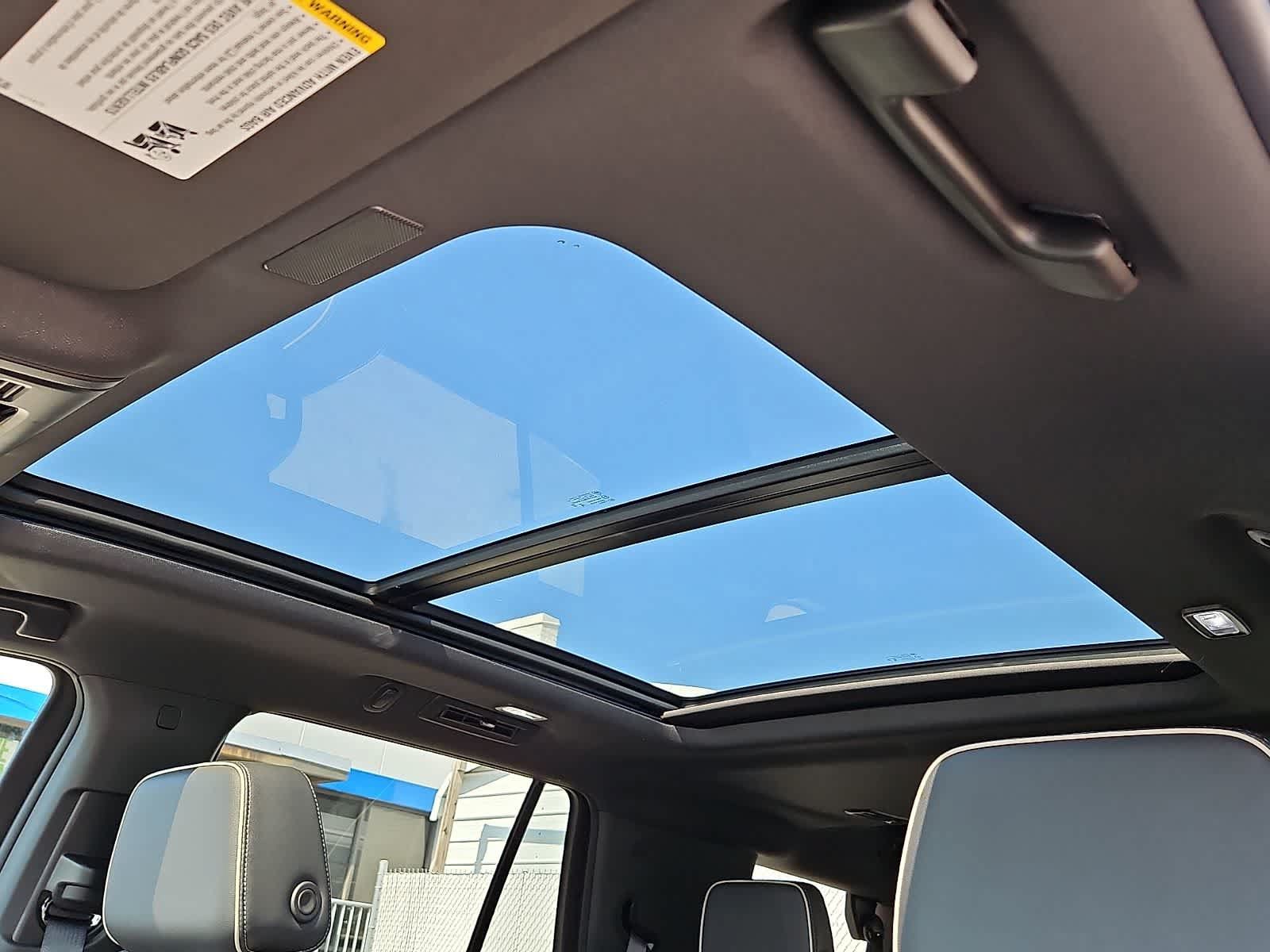 New 2026 Chevrolet Tahoe Premier w/ Sun And Tow Package AWD/4WD image 13