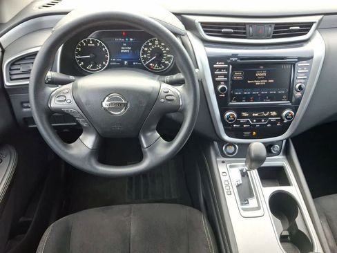 Used 2019 Nissan Murano S image 27