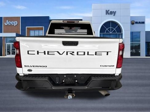 Used 2022 Chevrolet Silverado 2500 Custom w/ Custom Convenience Package AWD/4WD image 5
