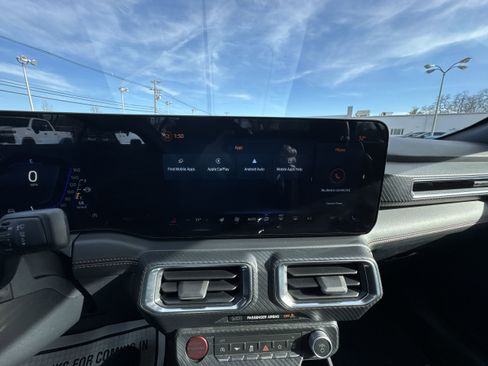 Used 2025 Ford Mustang GT Premium image 14