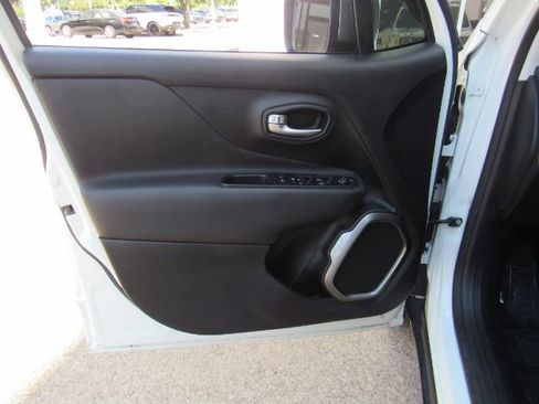 Used 2019 Jeep Renegade Limited image 15