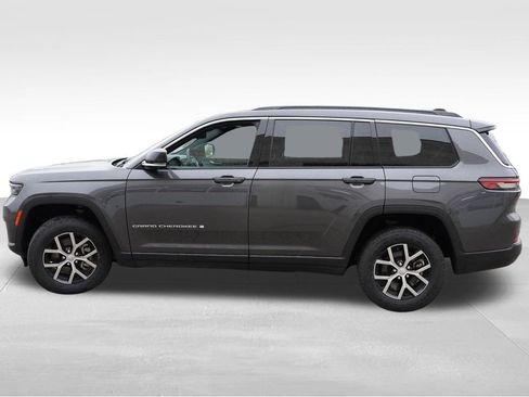 Certified 2024 Jeep Grand Cherokee L Limited w/ Luxury Tech Group II AWD/4WD image 9