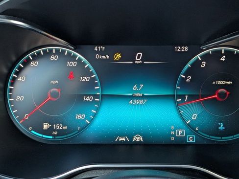 Used 2021 Mercedes-Benz GLC 300 4MATIC image 11