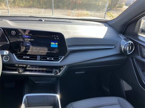 Used 2025 Chevrolet Equinox LT image 11