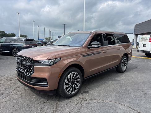 New 2025 Lincoln Navigator L Black Label image 3