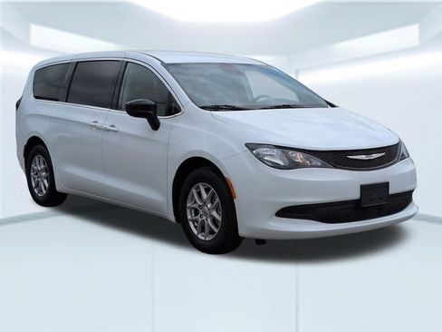 Used 2024 Chrysler Voyager LX w/ Fleet Security Group FWD image 8