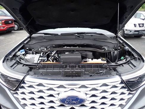 Used 2022 Ford Explorer Platinum w/ Technology Package AWD/4WD image 15