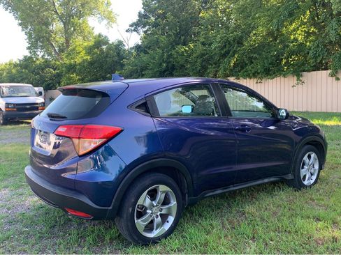 Used 2017 Honda HR-V LX image 5