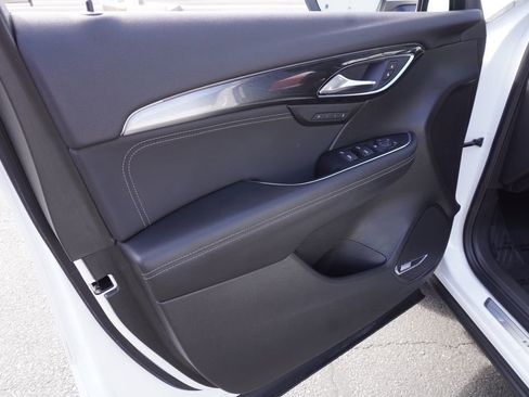 Certified 2025 Buick Envision Preferred image 14