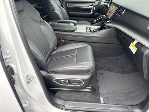 New 2026 Jeep Grand Wagoneer L Limited AWD/4WD image 13