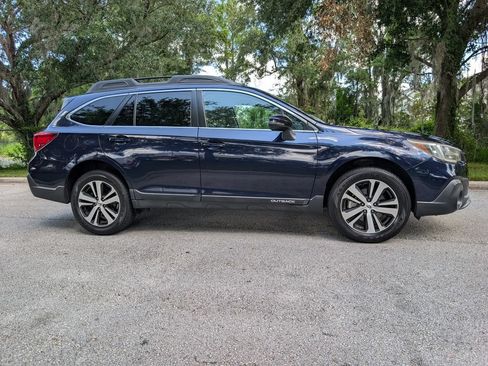 Used 2018 Subaru Outback 2.5i Limited AWD/4WD image 10