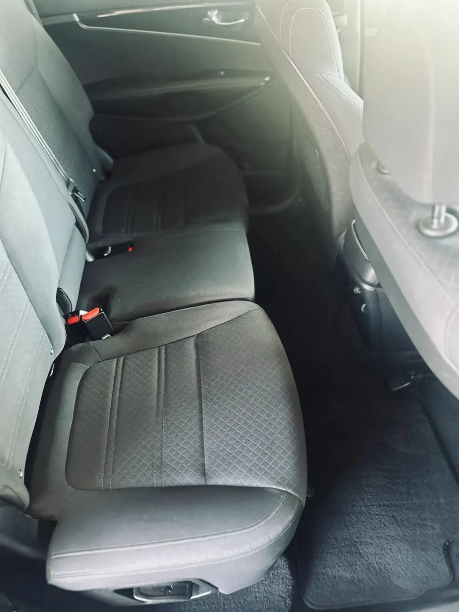 Used 2018 Kia Sorento FWD image 21