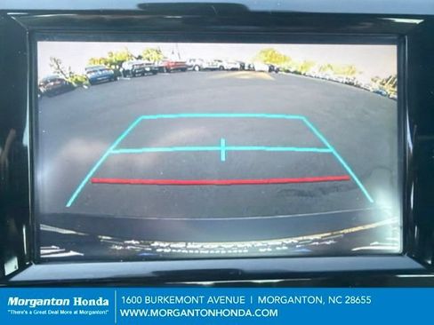 Used 2018 Toyota Camry SE w/ Moonroof Package FWD image 19