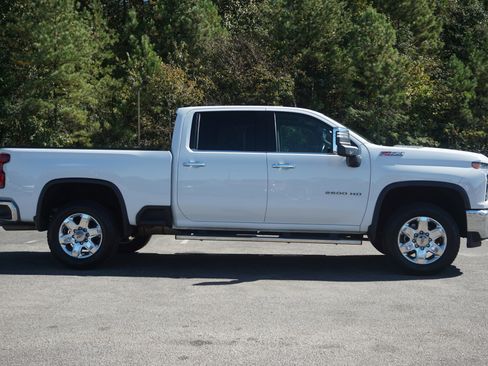 Used 2021 Chevrolet Silverado 2500 LTZ image 10