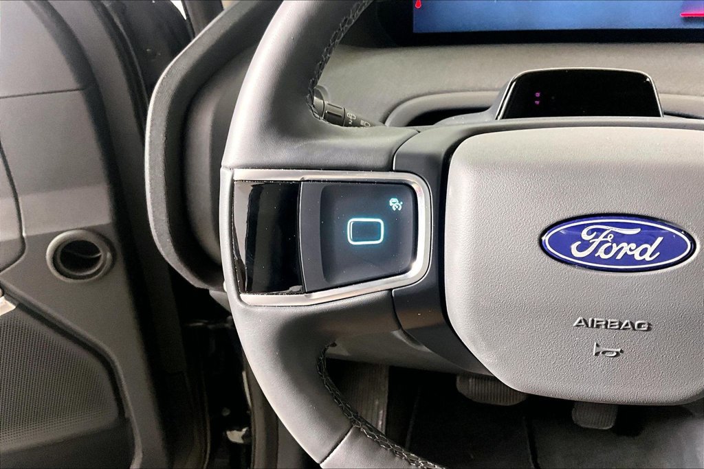 Used 2026 Ford Expedition Active RWD image 14