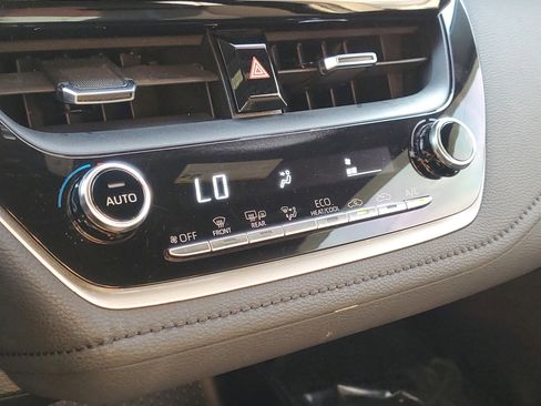 Used 2022 Toyota Corolla SE image 27