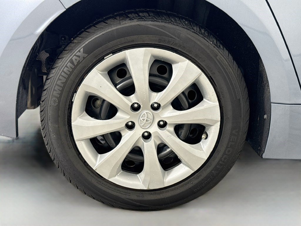 Used 2022 Toyota Corolla LE FWD image 31