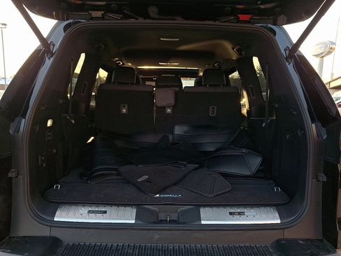 Used 2022 Lexus LX 600 F Sport image 28