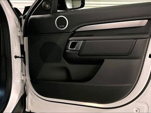 Certified 2025 Land Rover Discovery Dynamic SE image 27