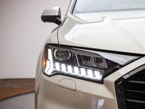 Used 2023 Audi Q7 3.0T Prestige w/ Prestige Package image 5