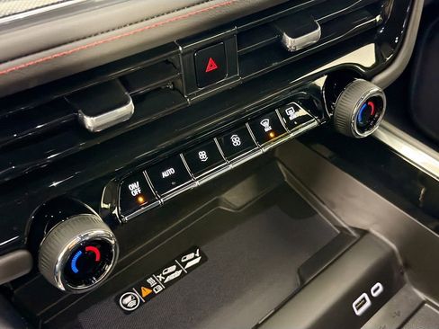 Used 2025 Chevrolet Tahoe RST w/ RST Performance Edition image 16