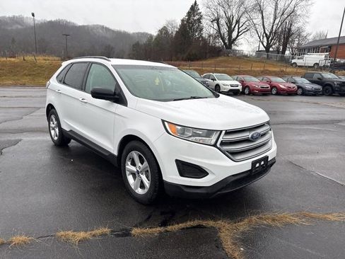 Used 2016 Ford Edge SE image 2