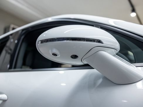 Certified 2026 Porsche Macan AWD/4WD image 15