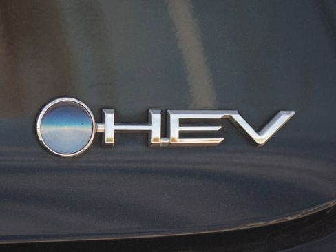 Used 2024 Toyota Prius LE image 15