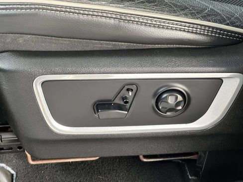 Used 2019 RAM 1500 Laramie AWD/4WD image 26