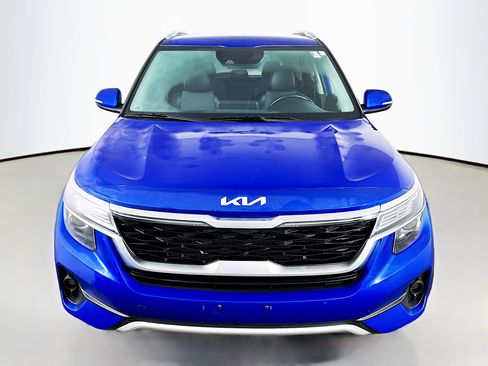 Certified 2023 Kia Seltos S image 2