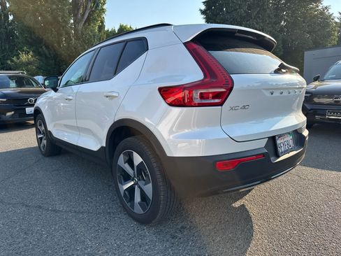 Used 2023 Volvo XC40 B5 Ultimate w/ Climate Package AWD/4WD image 3