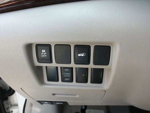 Used 2014 Nissan Quest SL FWD image 13