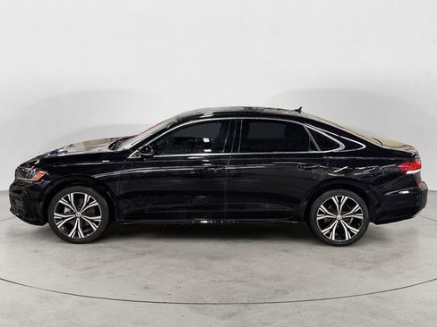 Used 2021 Volkswagen Passat 2.0T SE FWD image 2