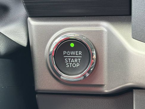 Used 2025 Ford F150 Lightning XLT AWD/4WD image 30