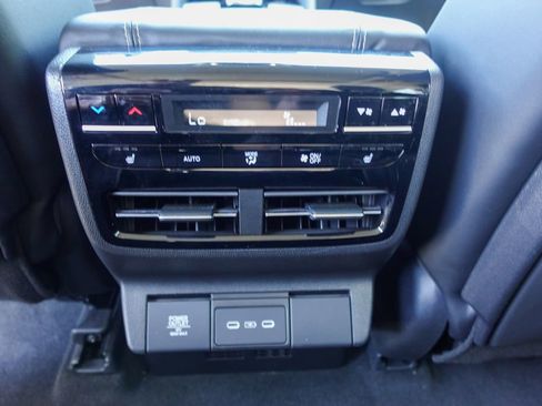 Certified 2025 Acura MDX w/ Advance Package AWD/4WD image 24