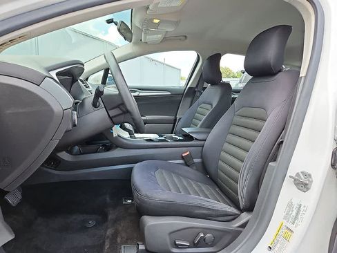 Used 2014 Ford Fusion SE FWD image 12