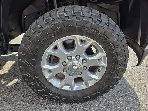 Used 2019 RAM 2500 Laramie image 10