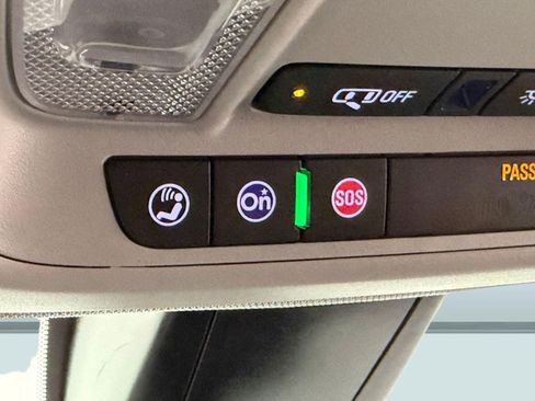 Used 2025 Chevrolet Blazer LT AWD/4WD image 32