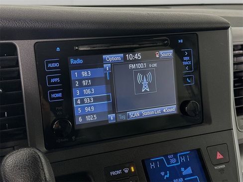 Used 2015 Toyota Sienna LE image 14