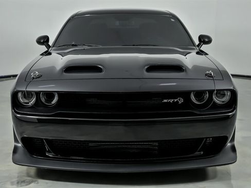 Used 2019 Dodge Challenger SRT Hellcat Redeye RWD image 4