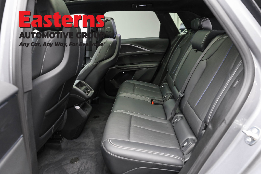 Used 2024 Cadillac Lyriq Luxury AWD/4WD image 25