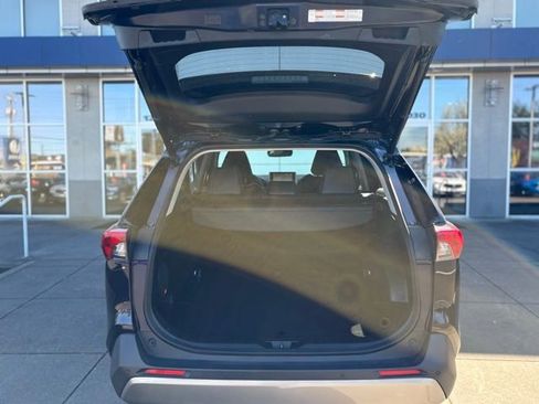 Used 2022 Toyota RAV4 Limited image 21