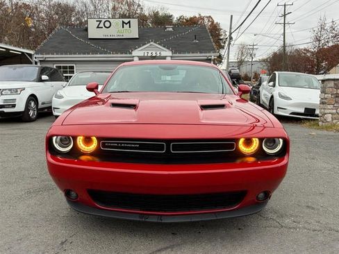 Used 2017 Dodge Challenger GT w/ Driver Convenience Group image 8