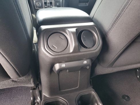 Used 2022 Jeep Wrangler Unlimited Sport image 14