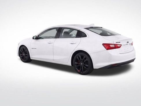 Used 2018 Chevrolet Malibu LT w/ Redline Edition FWD image 4