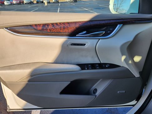 Used 2013 Cadillac XTS Platinum image 23