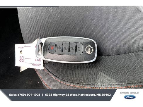 Used 2025 Nissan Sentra SR FWD image 9