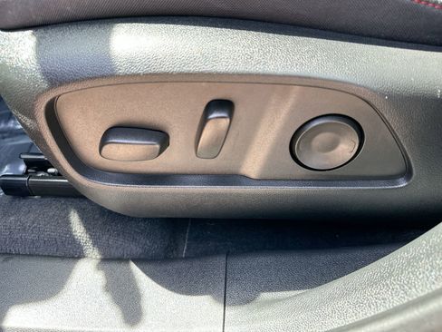 Used 2025 Chevrolet Equinox RS FWD image 12