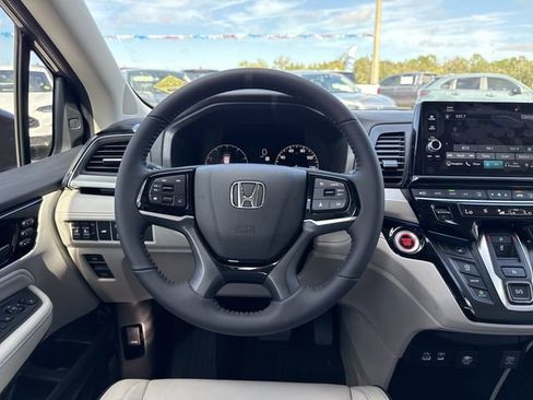 New 2026 Honda Odyssey Touring image 17