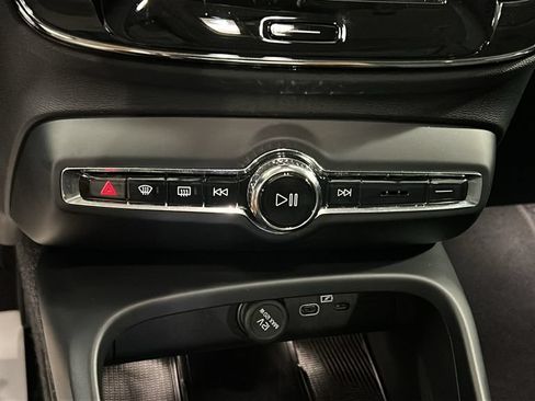 Certified 2026 Volvo XC40 B5 Plus AWD/4WD image 16